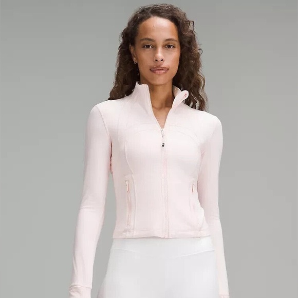 -SOLD- 
Lulu Lemon - Define Cropped Jacket Strawberry Milkshake Sz 8 BWT - Picture 1 of 3